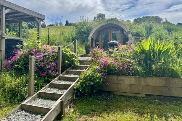'Unique' hidden roundhouse straight out of Middle Earth is perfect for a cosy couple's getaway