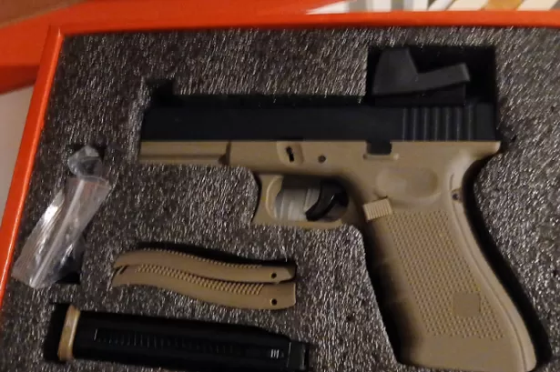 Guns, drugs, samurai sword, and lots of cash found as 300 police officers raid South London